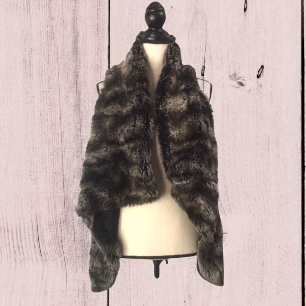 Karlie Boutique faux fur vest/open cardigan